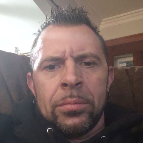 Meet your Posher, Chris - Picture 1 of 1